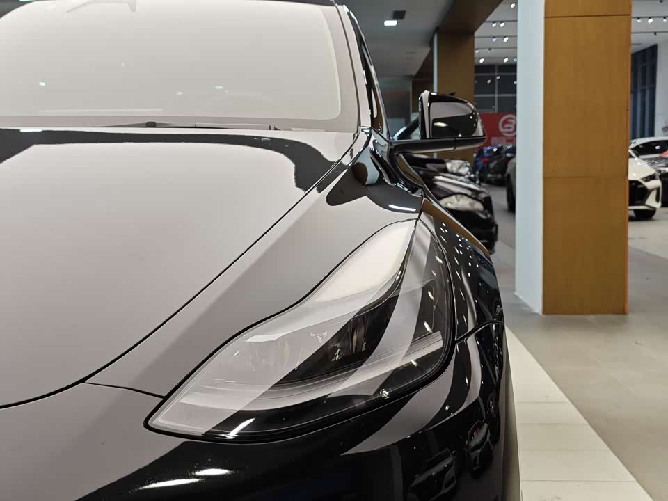 Tesla Model Y Tesla Model Y