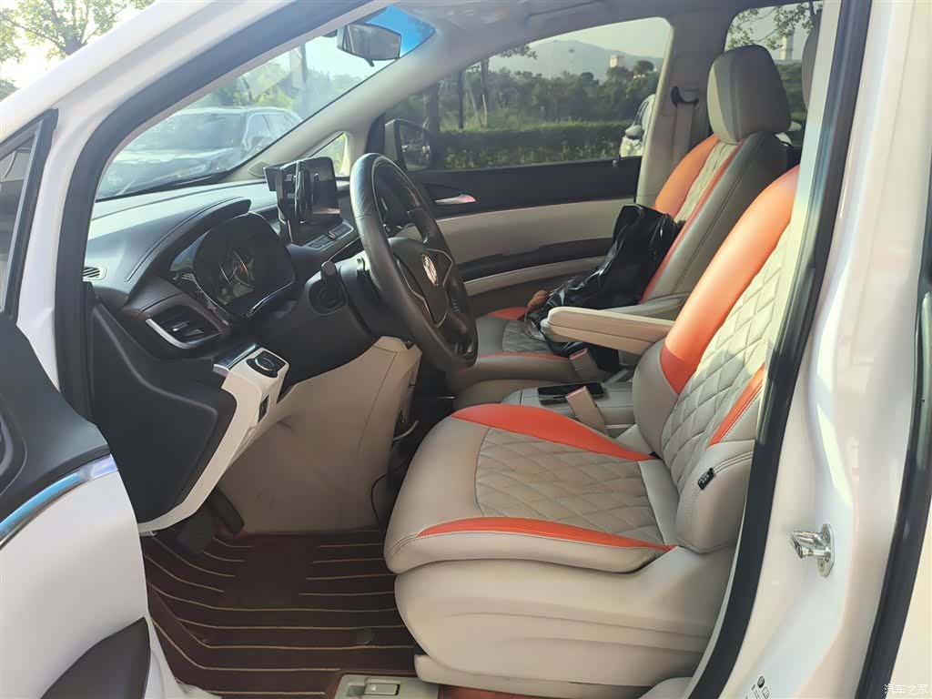 Buick GL8, 2023 8