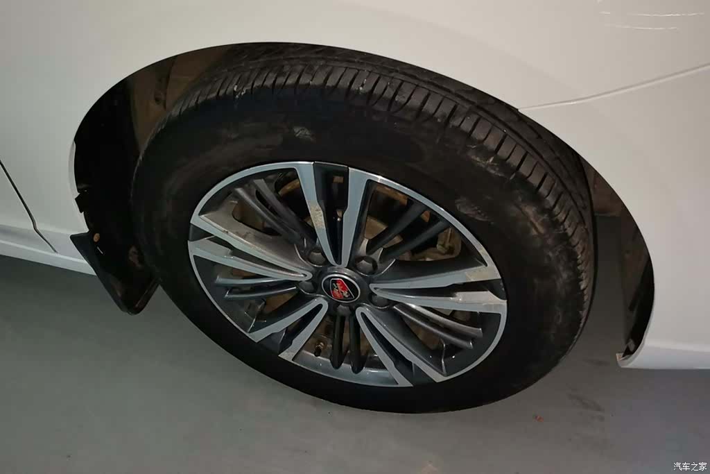 Roewe i5, 2019 6