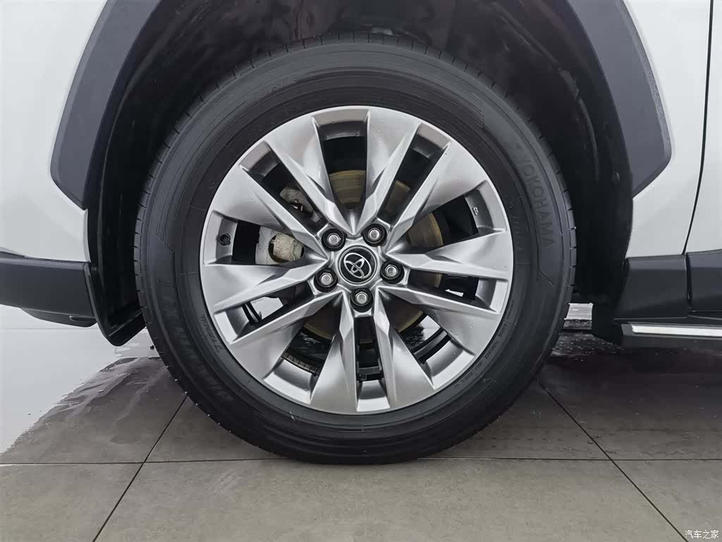 Toyota Wildlander, 2023 17