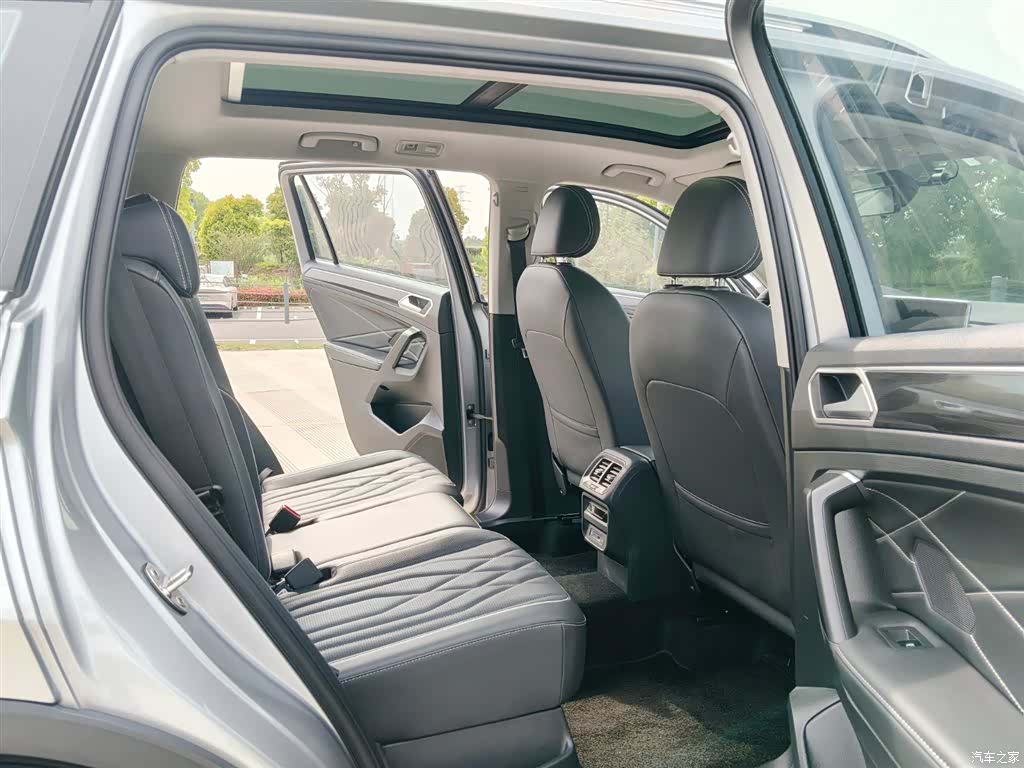 Volkswagen Tiguan L, 2021 14
