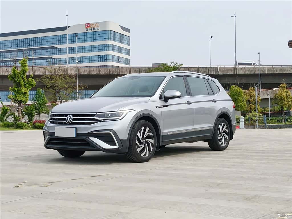 Volkswagen Tiguan L, 2021 1