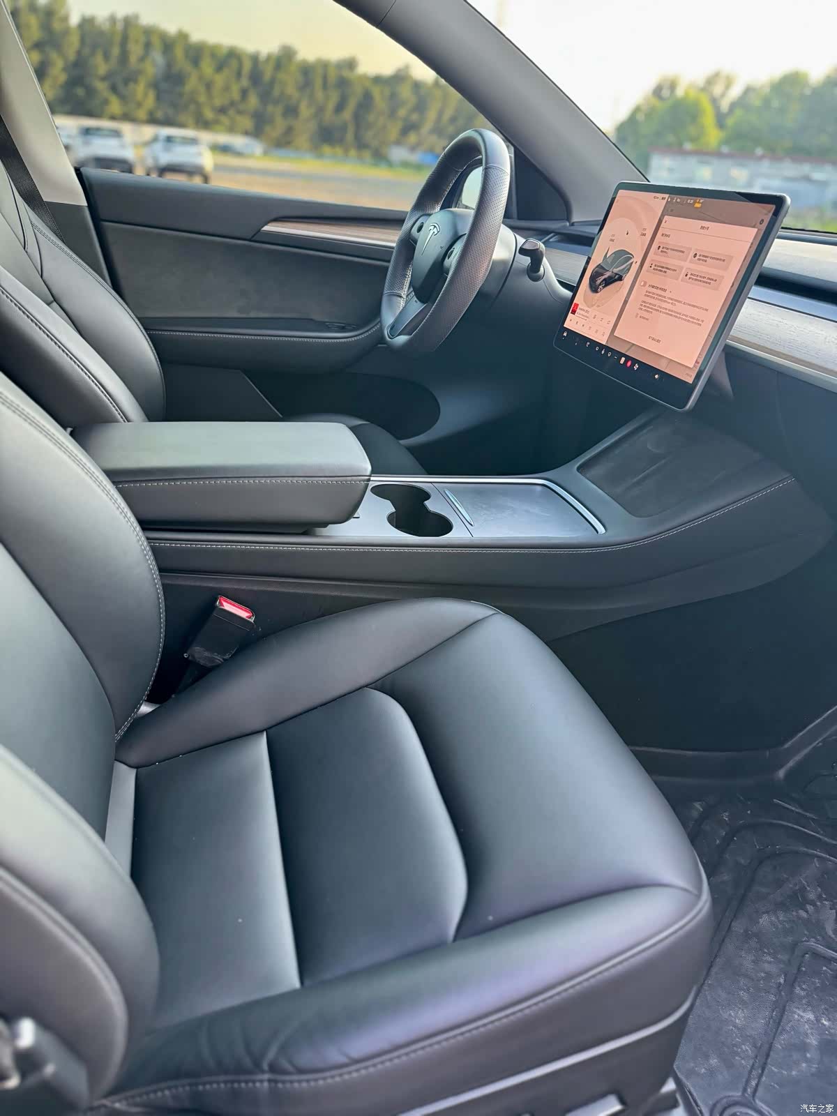 Tesla Model Y, 2023 10