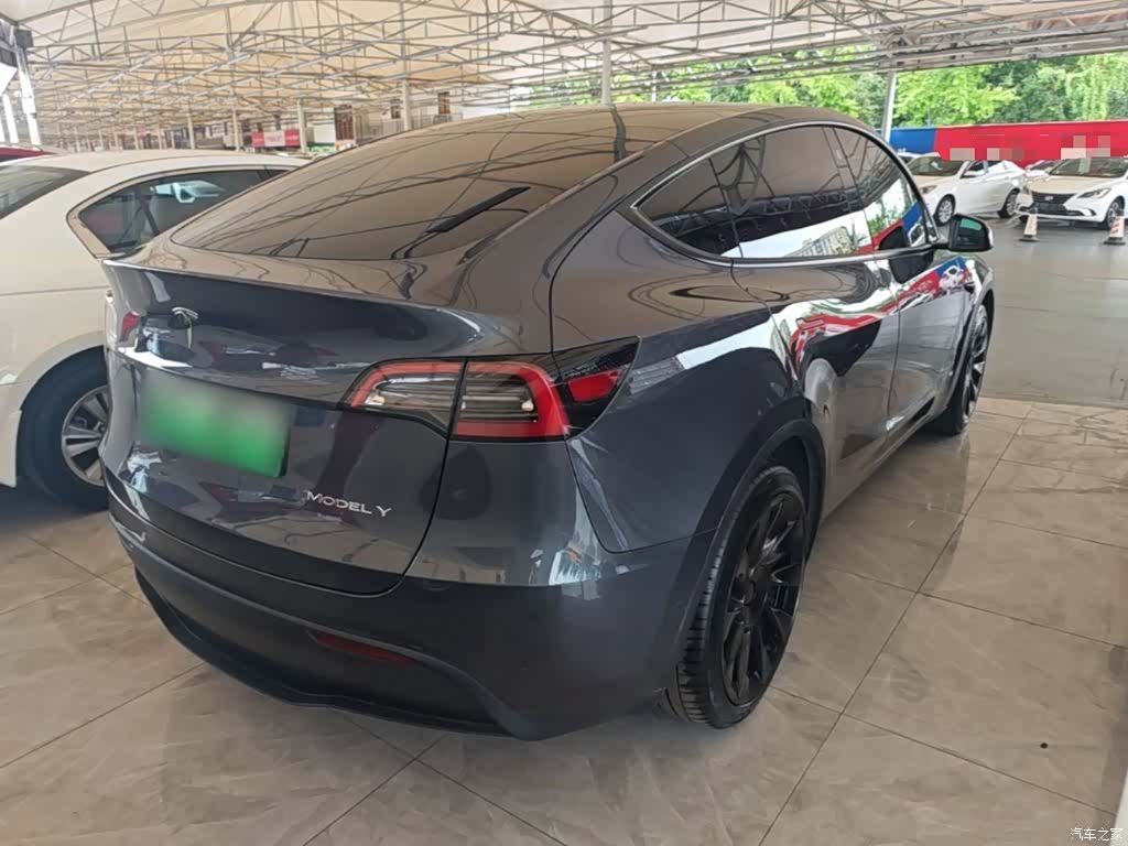 Tesla Model Y, 2023 7