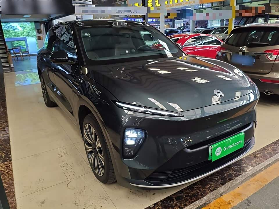 NIO ES8