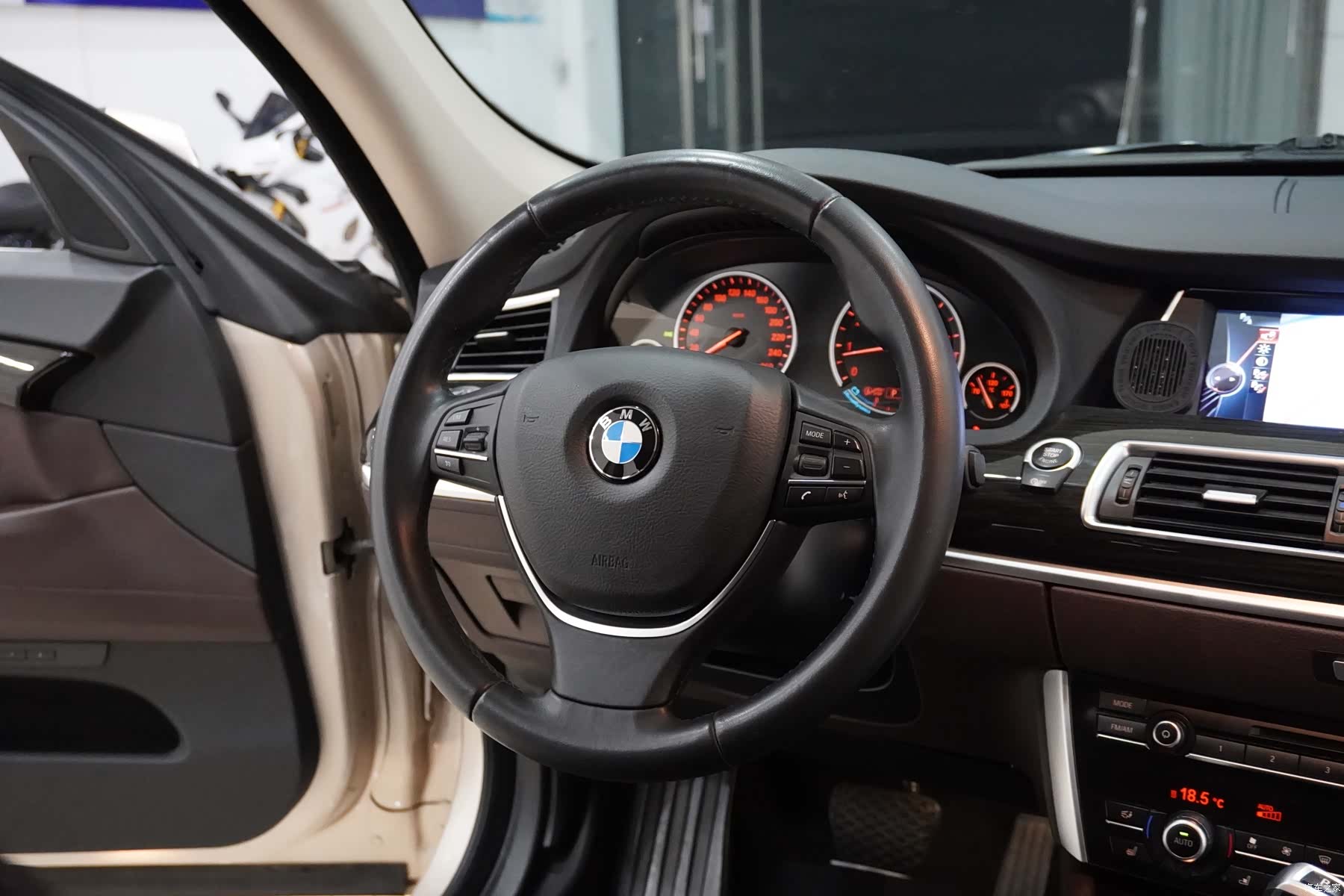BMW 5 Series, 2014 13