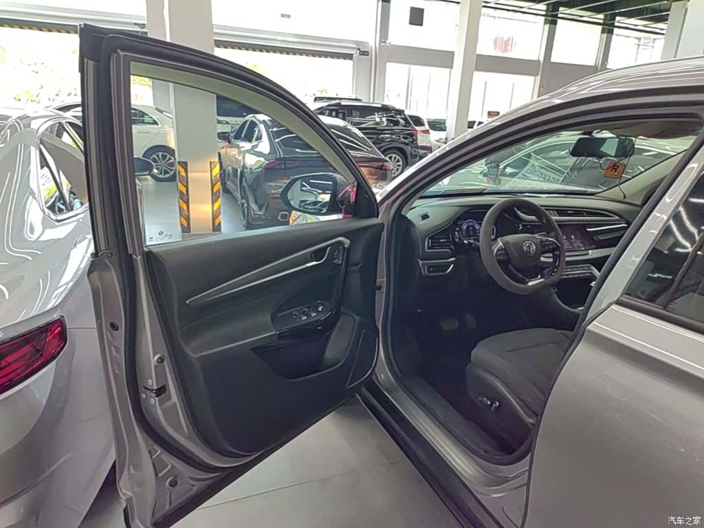 DongFeng AX7, 2020 16