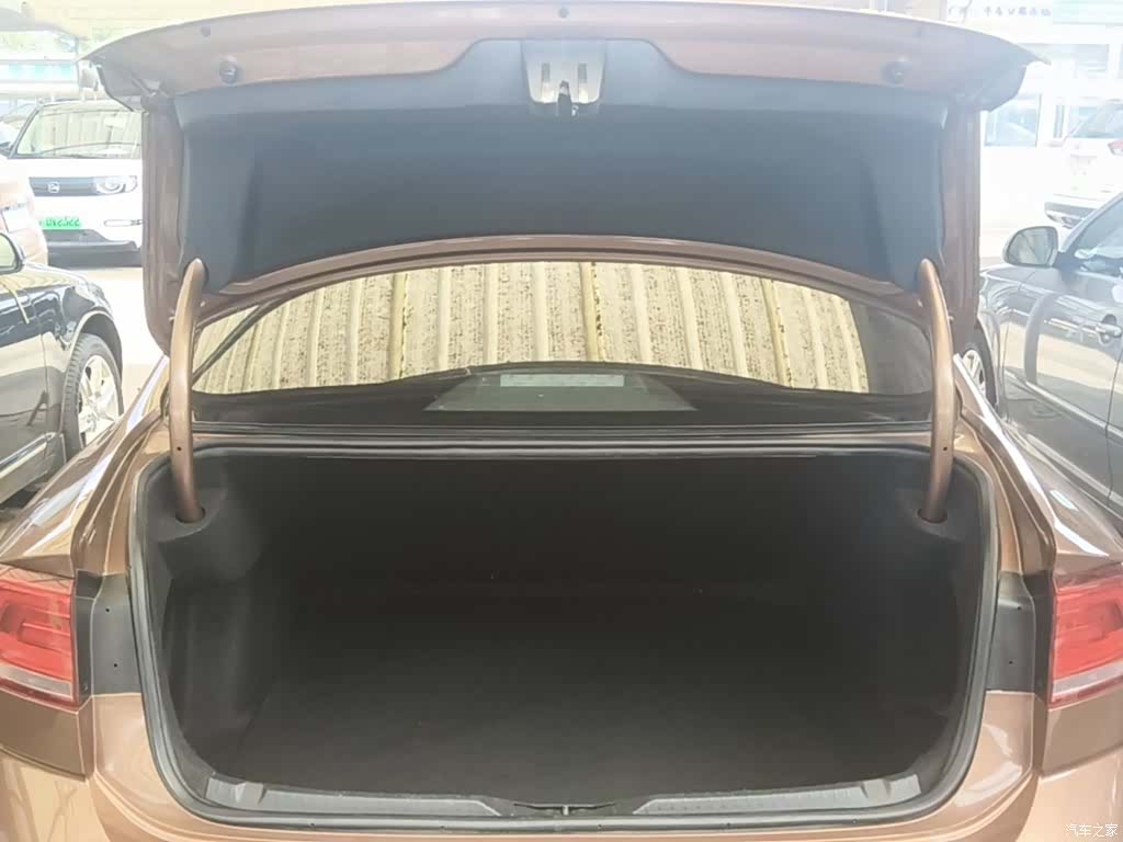 Volkswagen Lamando, 2017 19
