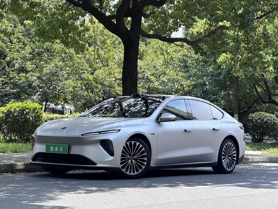 NIO ET7