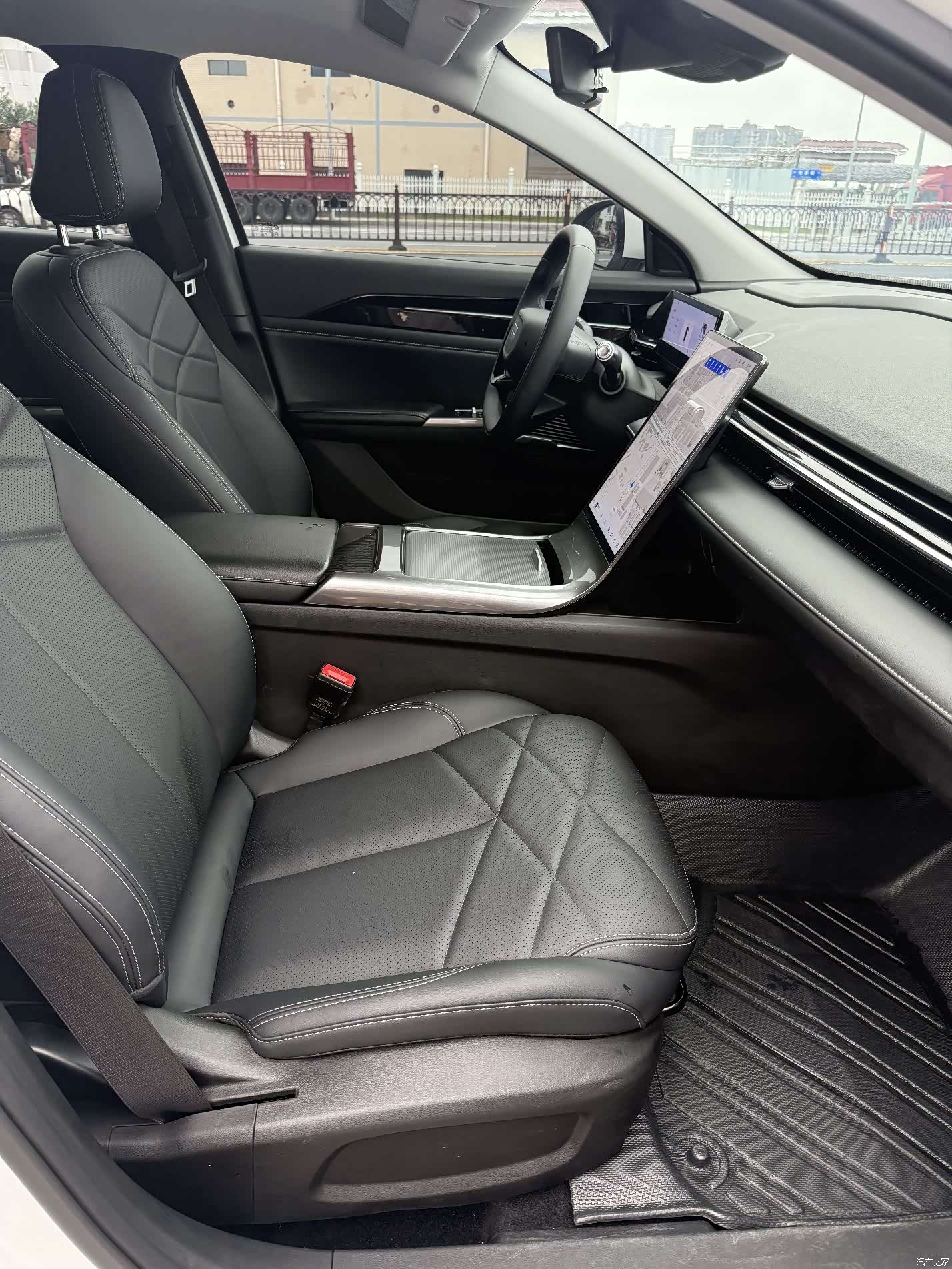 Geely Galaxy L6, 2025 11