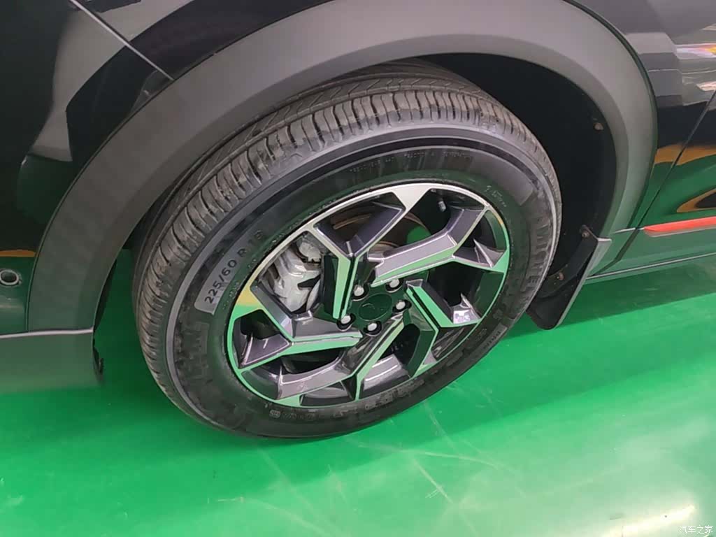 DongFeng AX7, 2021 23