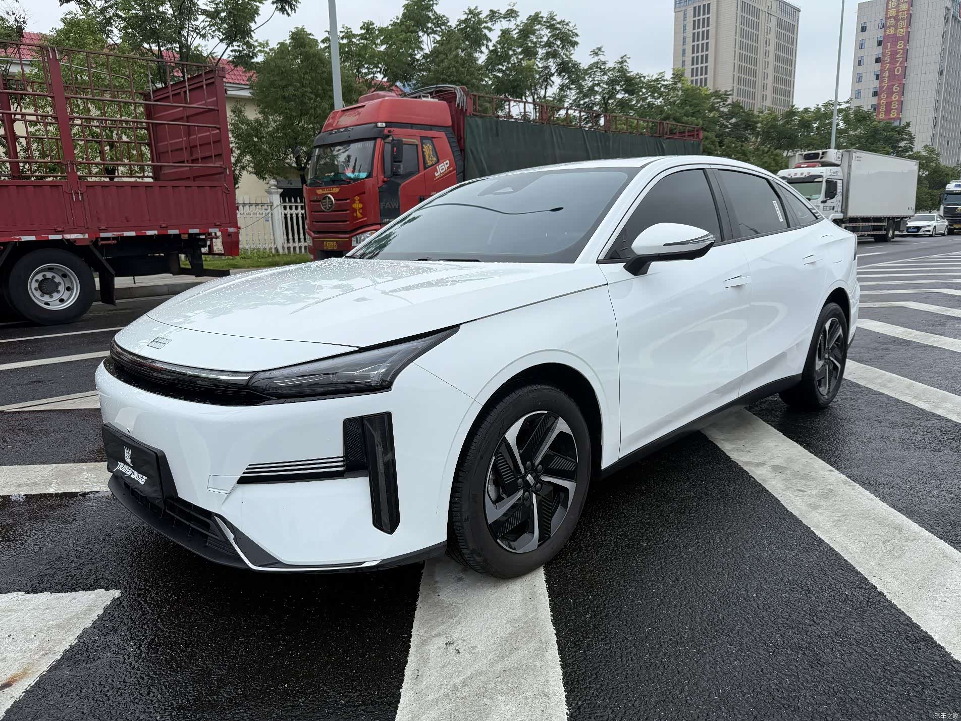 Geely Galaxy L6, 2025 1
