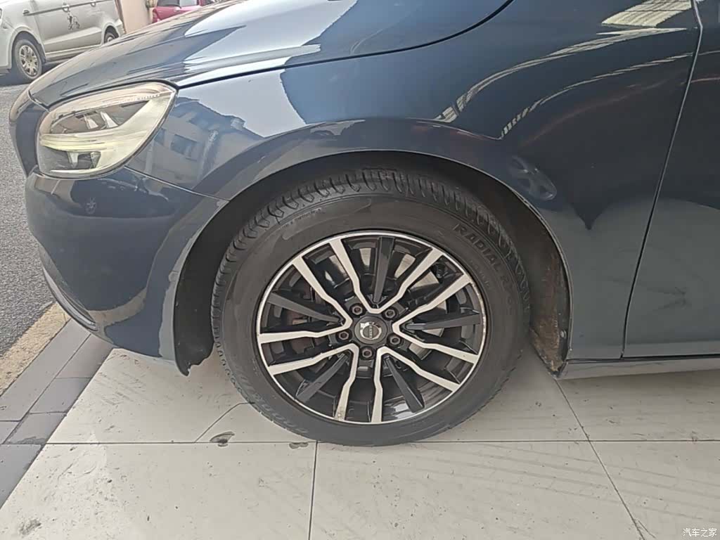 Volvo V40, 2017 23