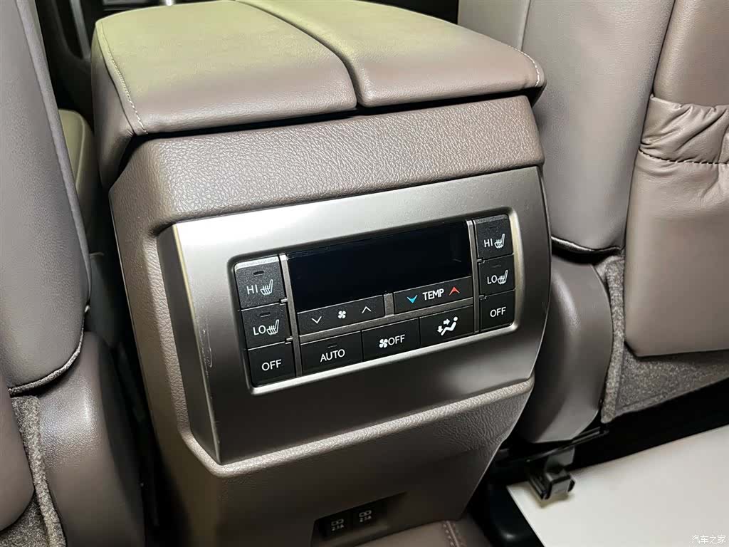 Lexus GX, 2023 12