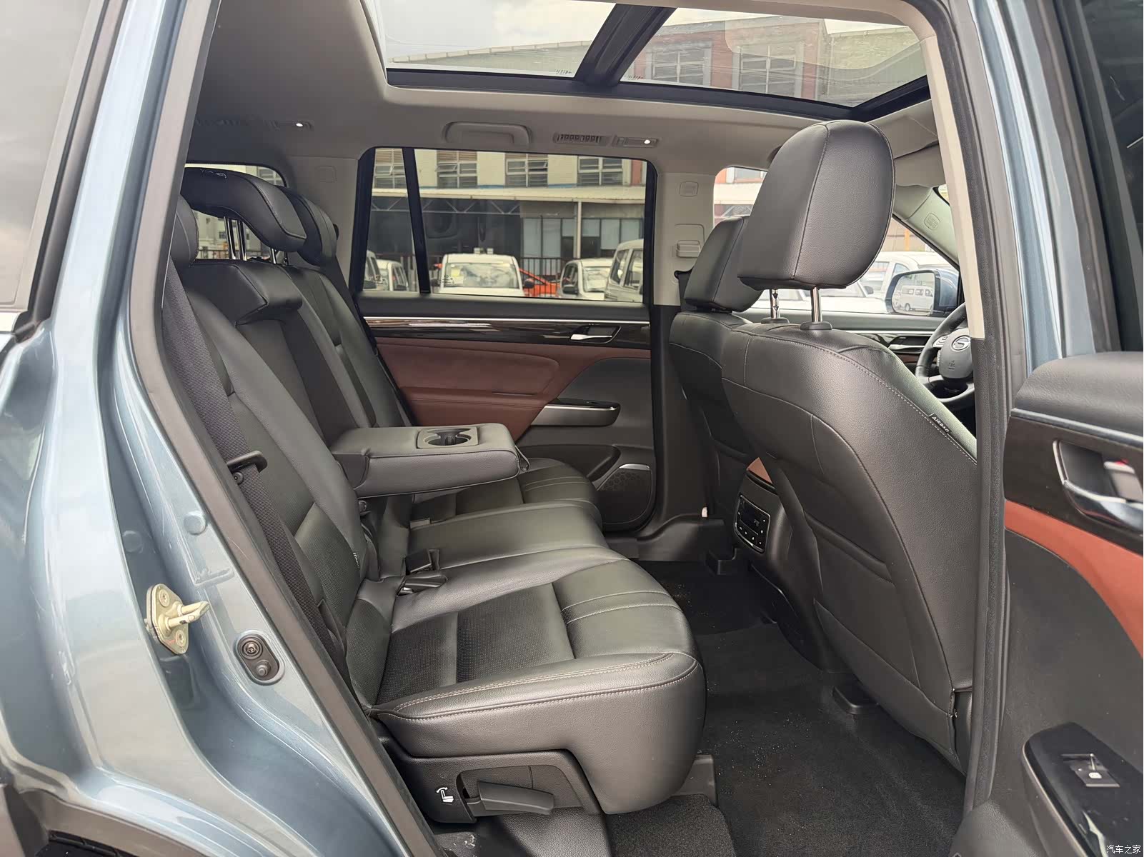 Trumpchi GS8, 2017 22
