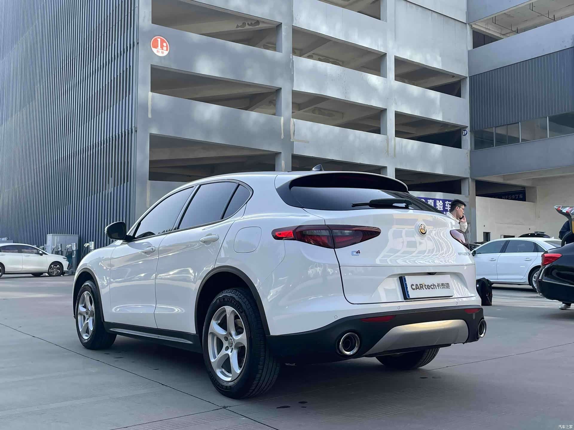 Alfa Romeo Stelvio, 2019 7