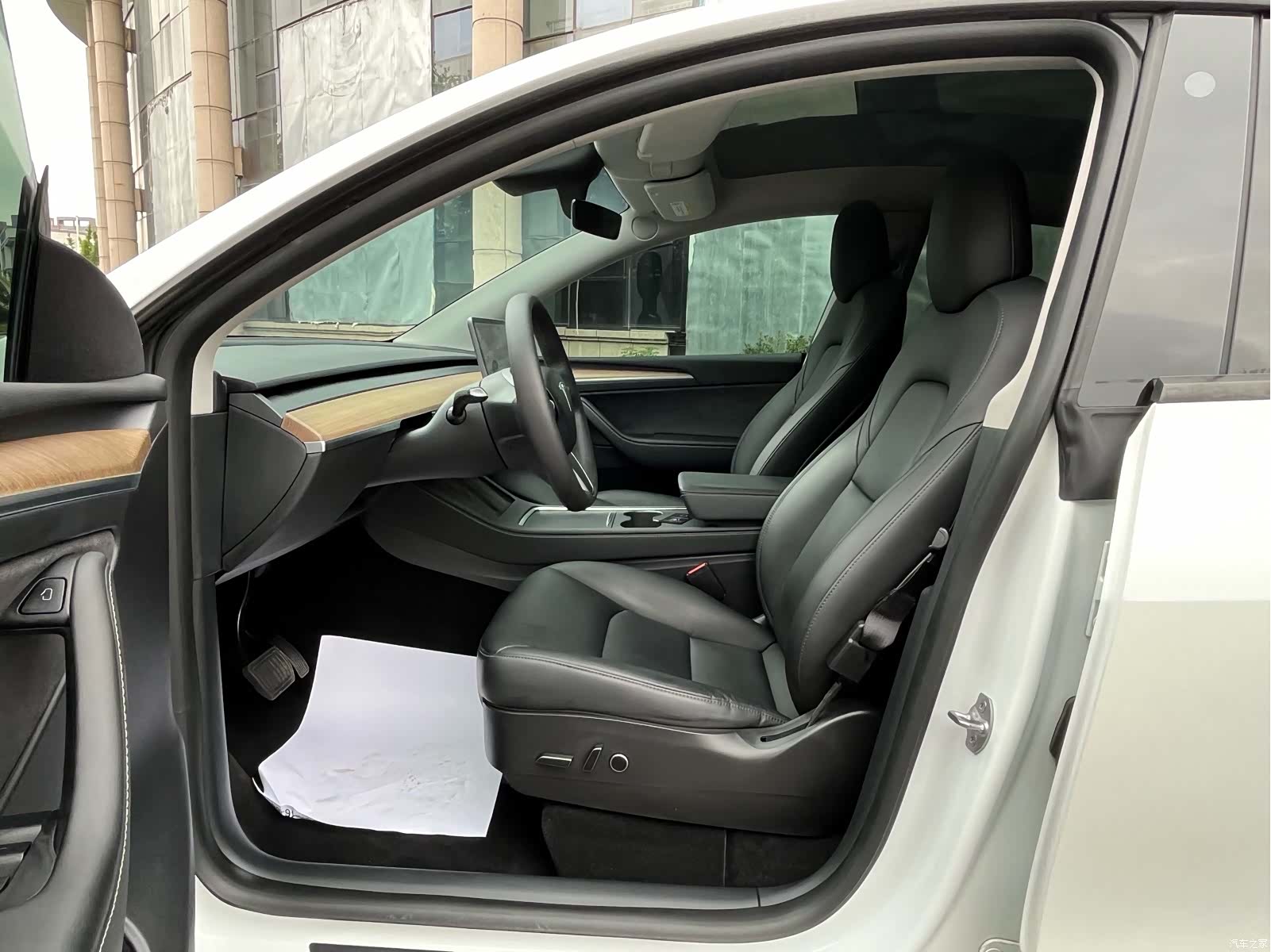 Tesla Model Y, 2021 13