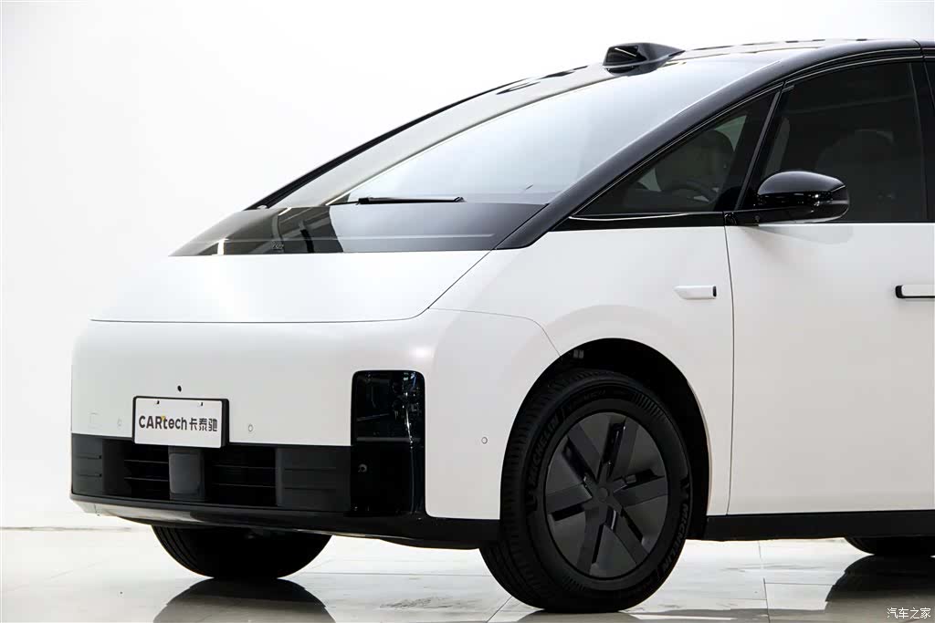 Li Auto MEGA, 2025 4