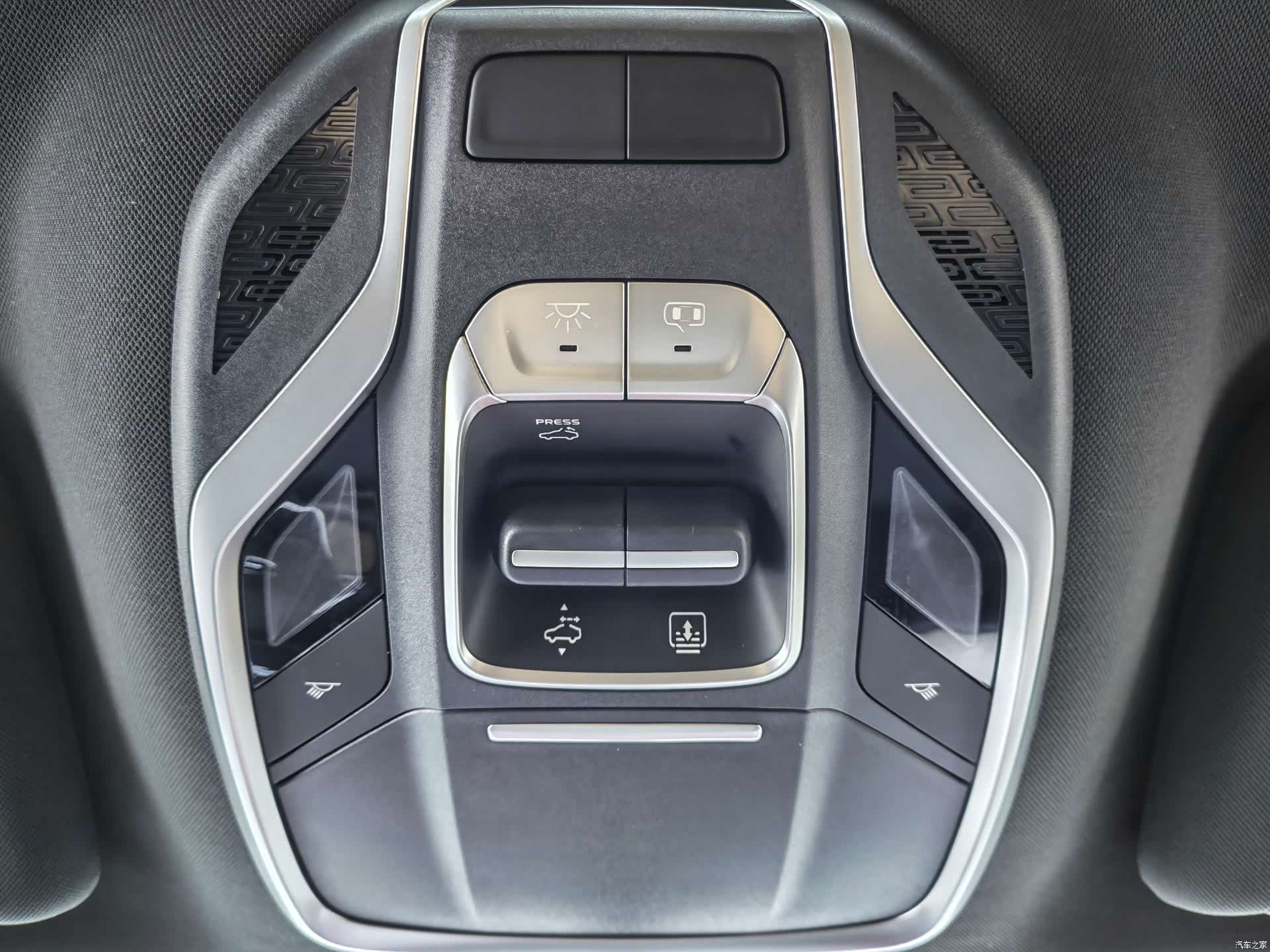 Geely Coolray, 2020 14