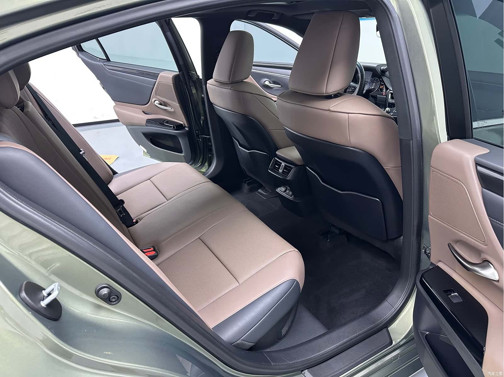 Lexus ES, 2022 6