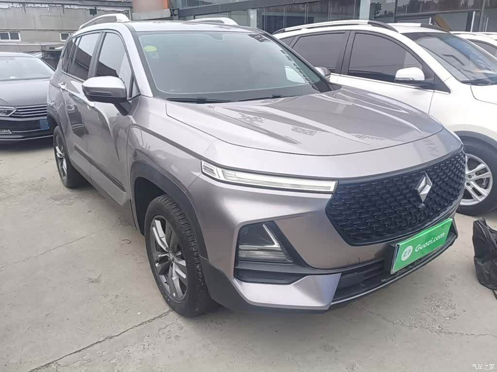 Wuling RS-5, 2020 4