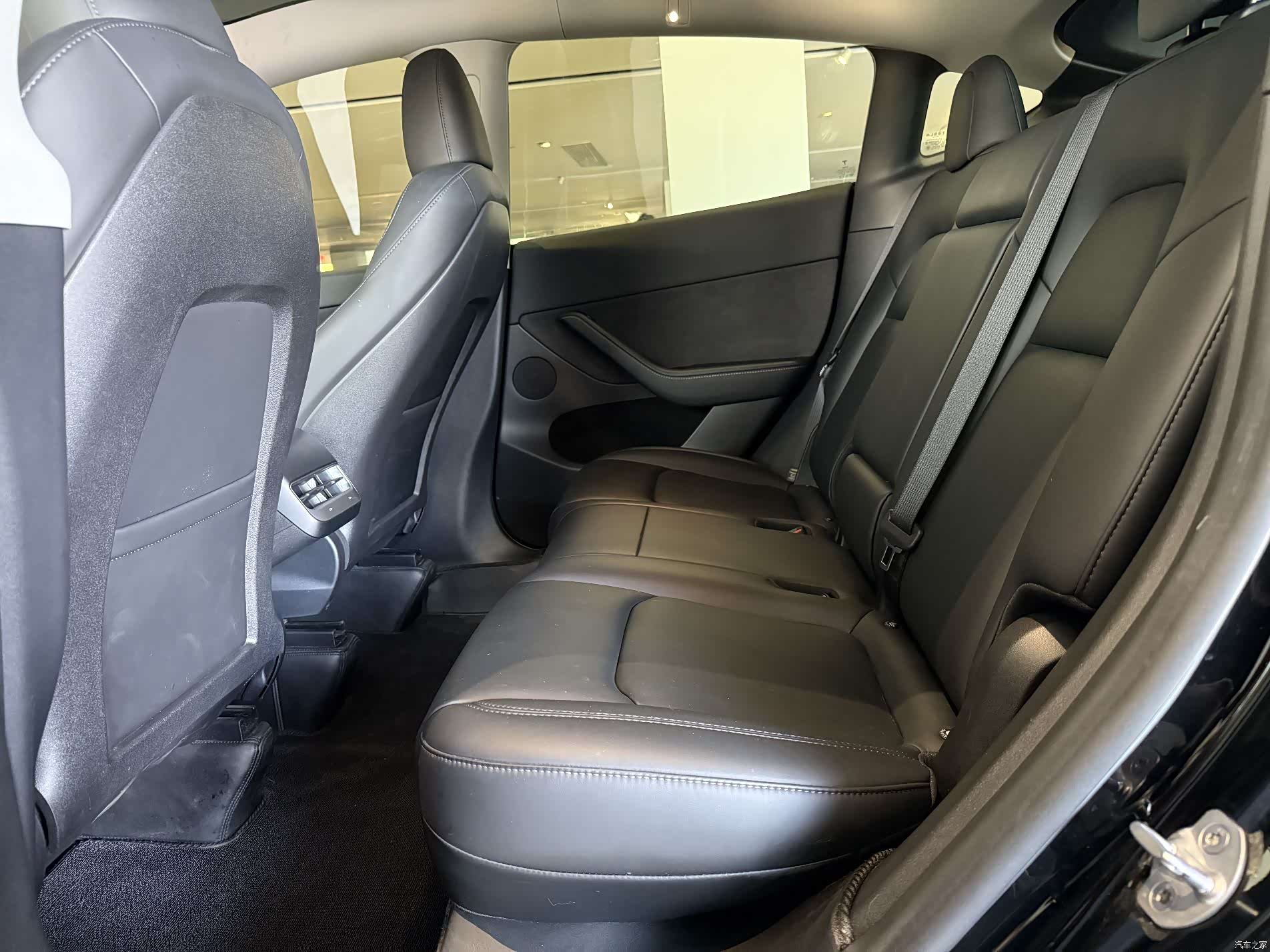 Tesla Model Y, 2023 6