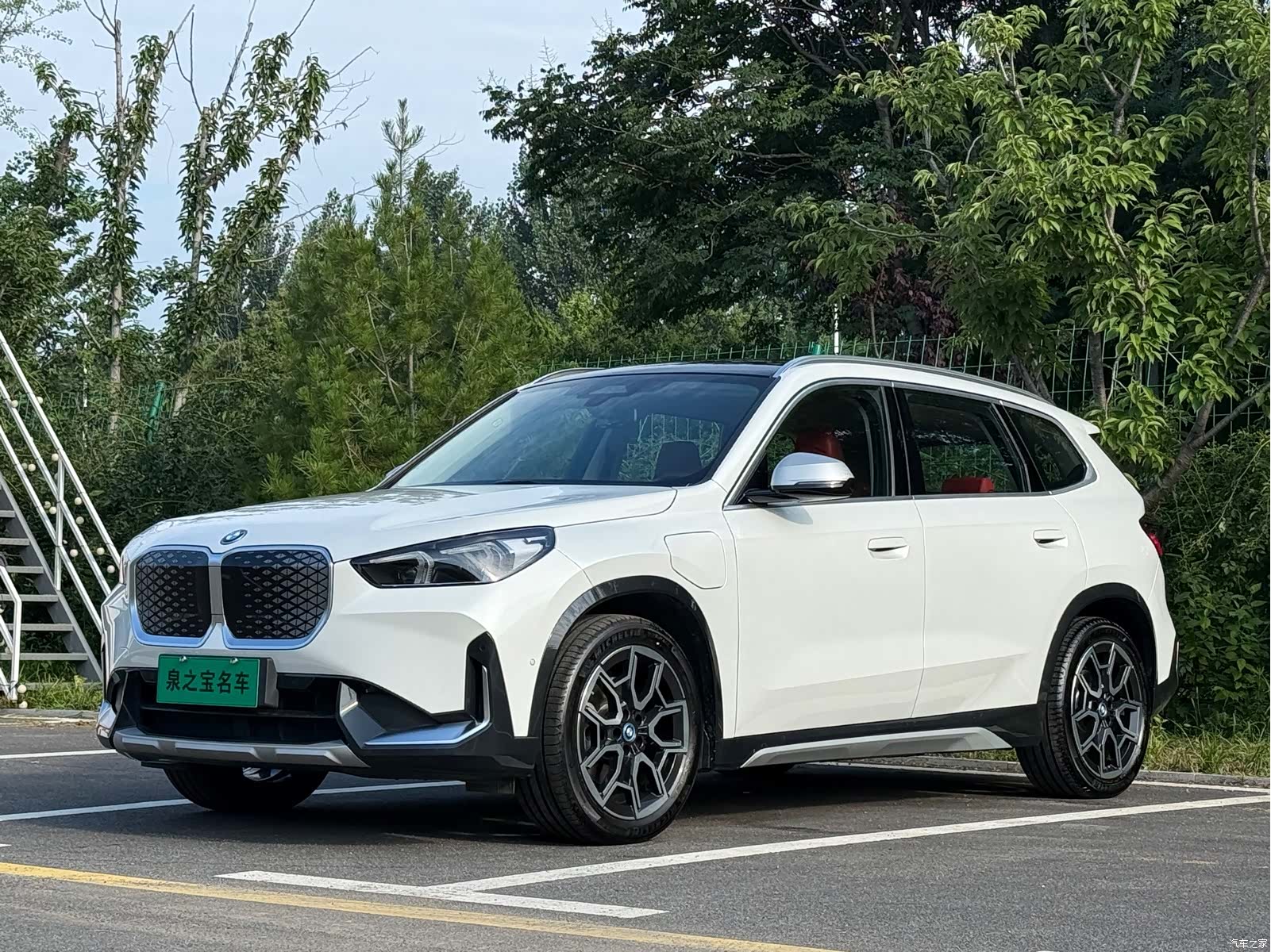 BMW iX1, 2025 1