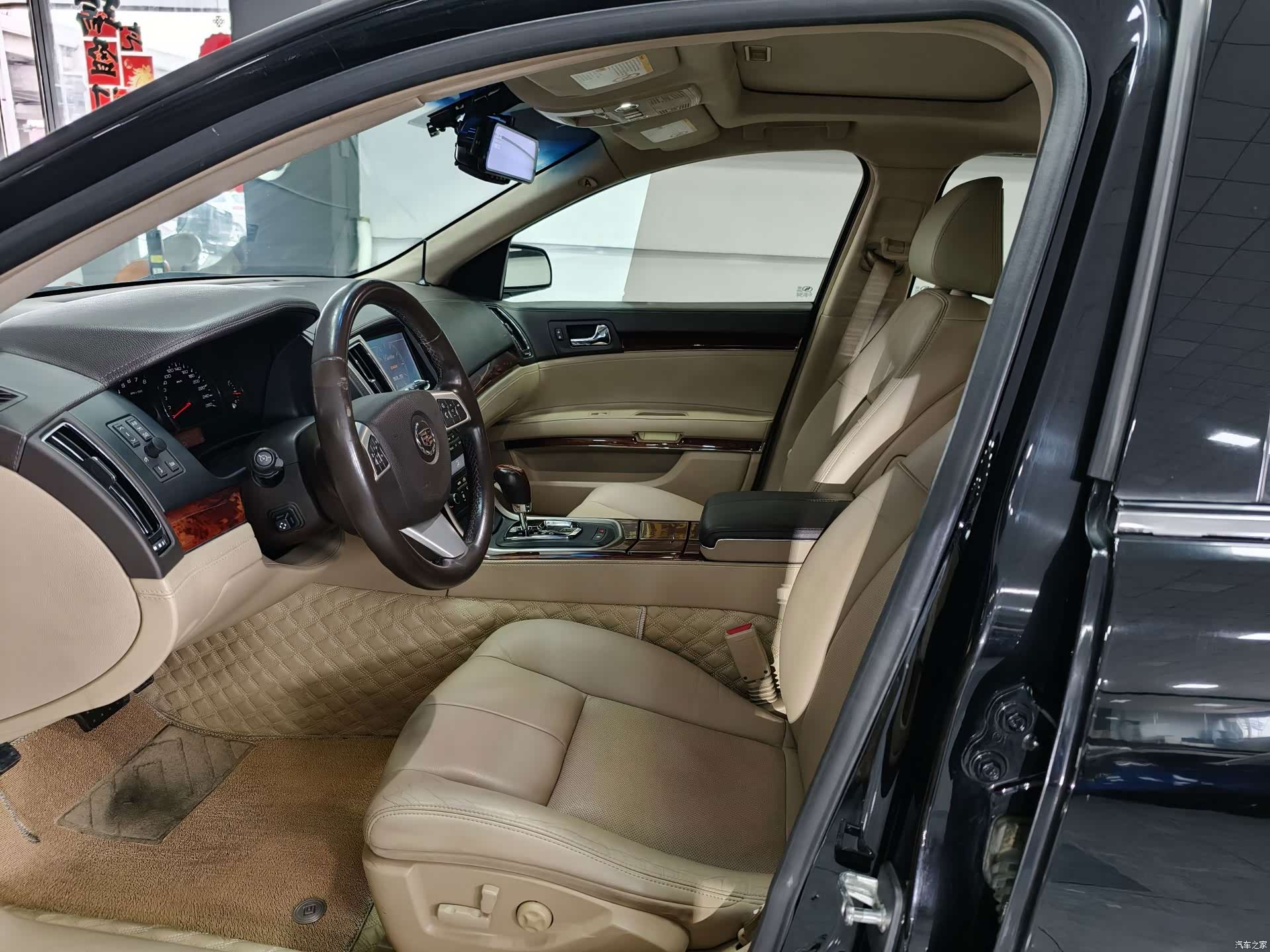 Cadillac SLS, 2013 12