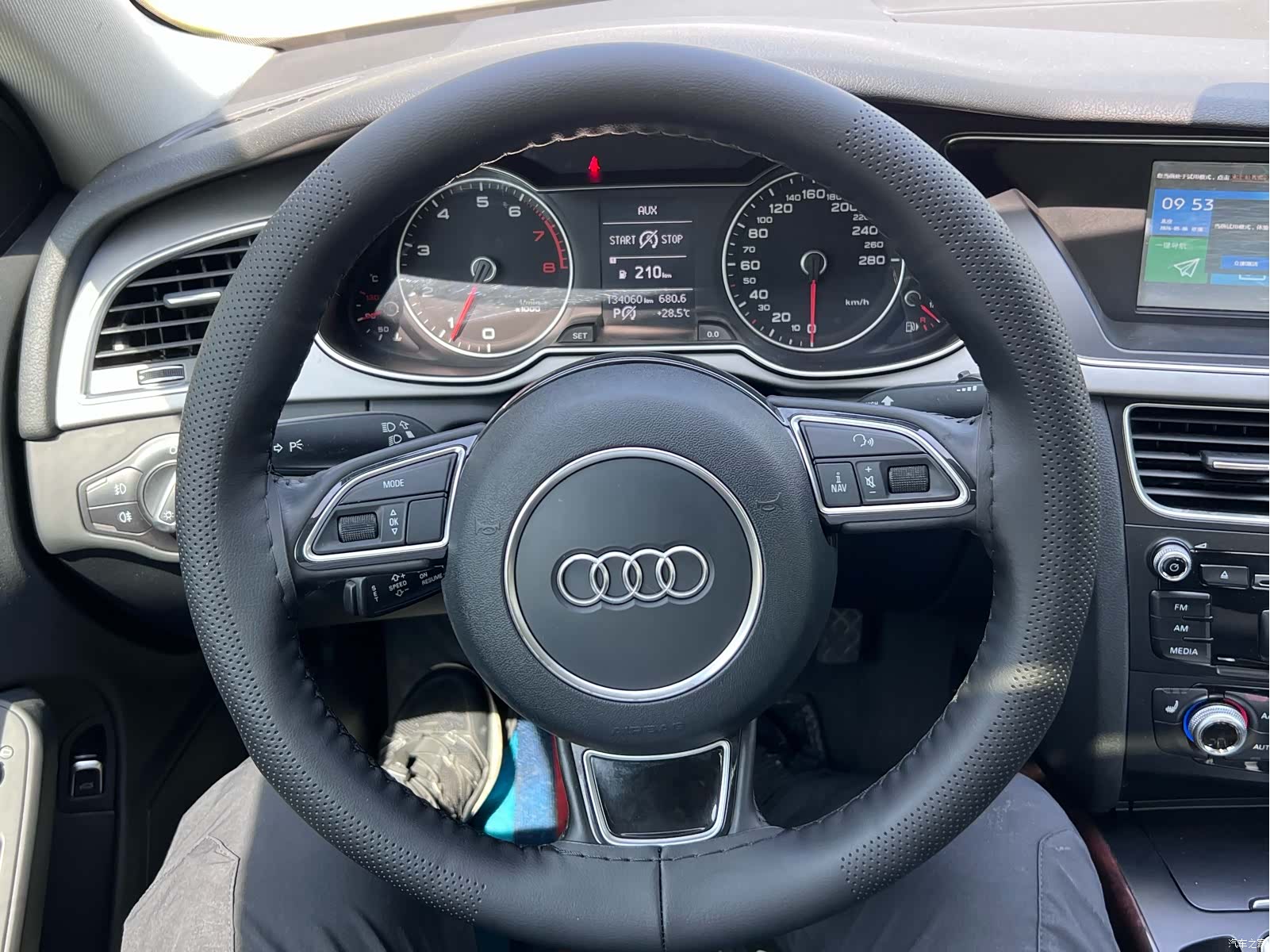 Audi A4L, 2016 6