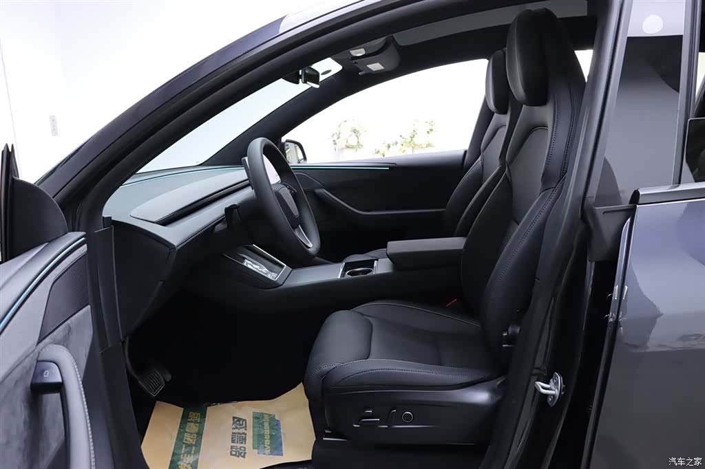 Tesla Model Y, 2026 13