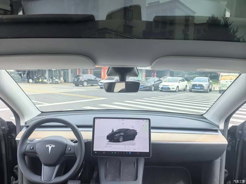 Tesla Model Y, 2022 7