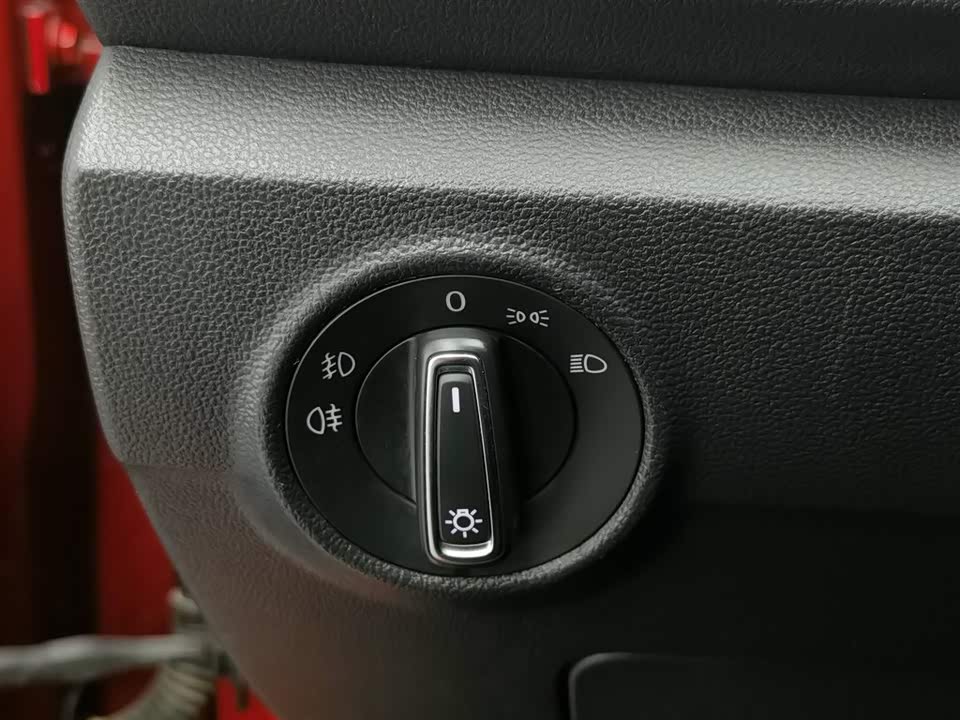 Volkswagen T-ROC exploring Songs