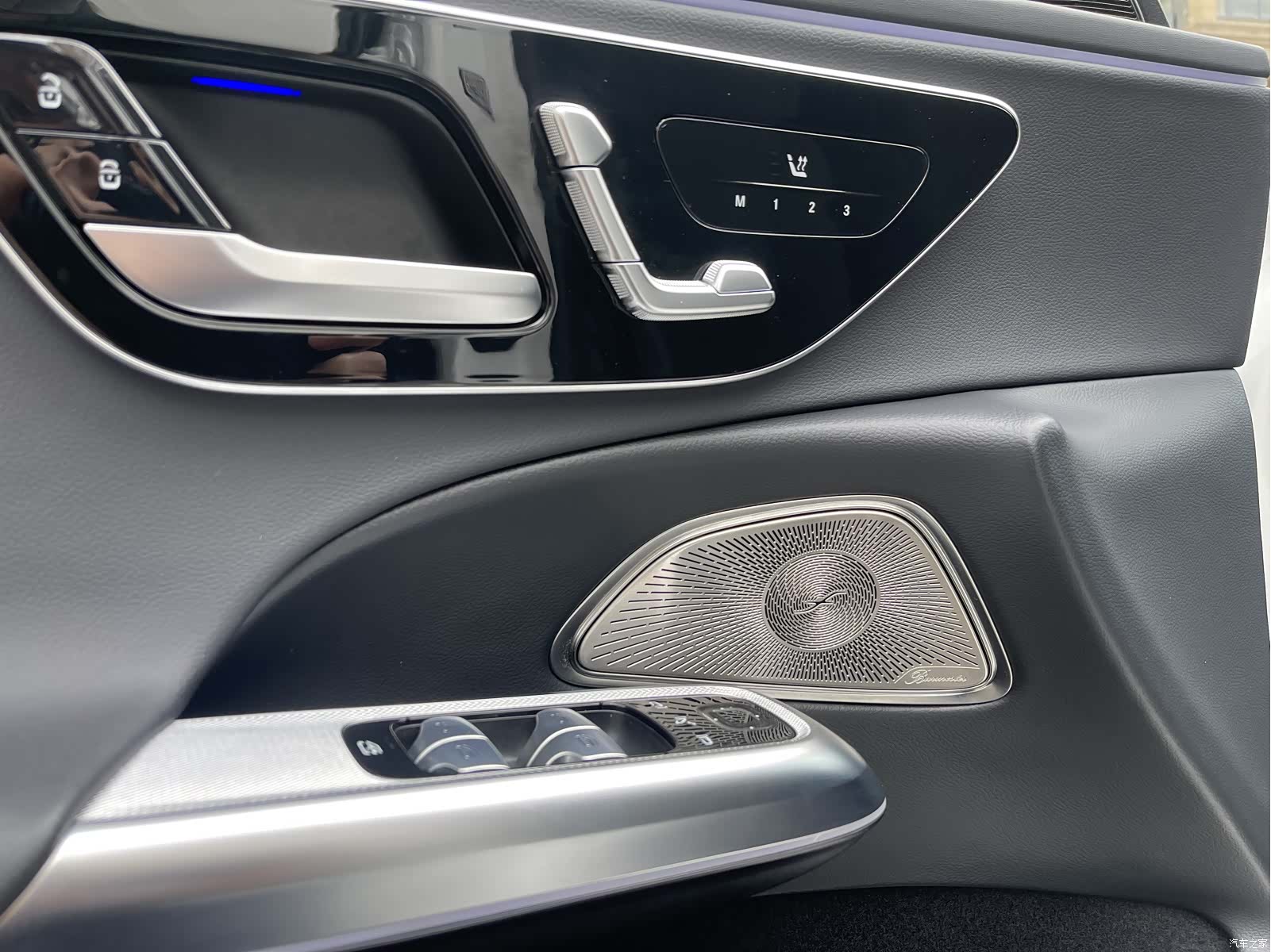 Mercedes-Benz E-Class, 2024 18