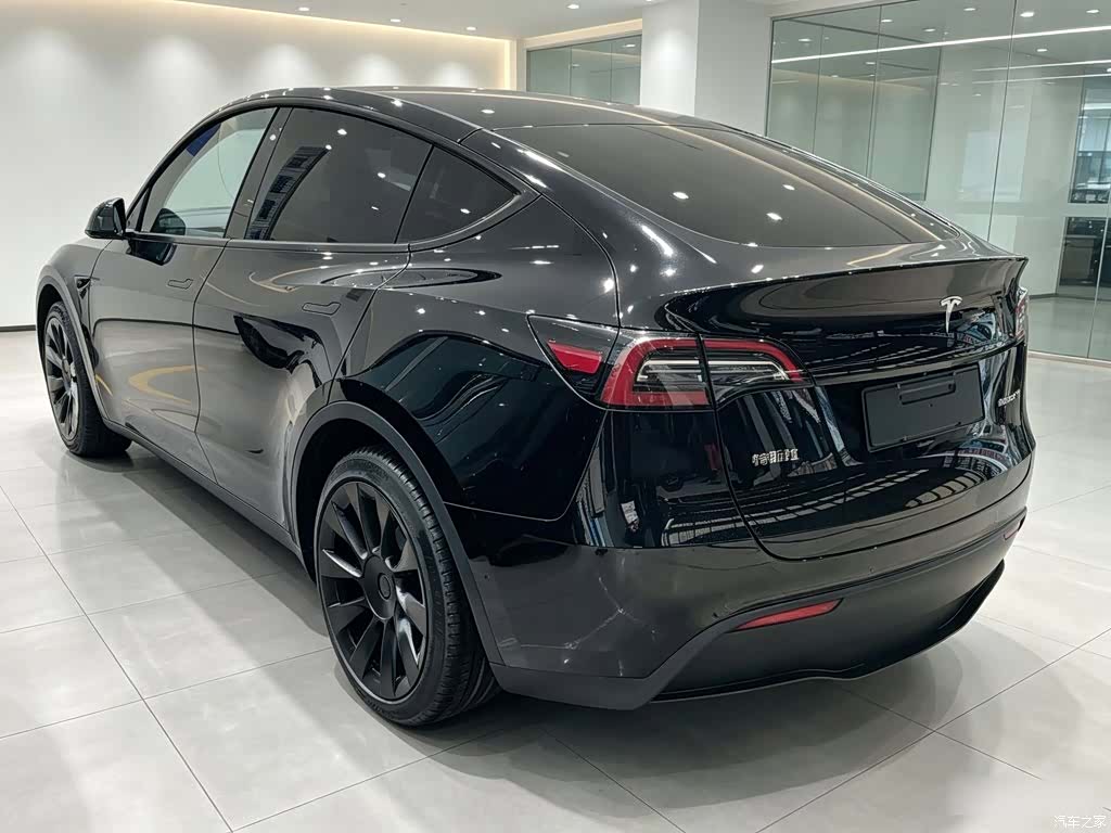 Tesla Model Y, 2024 все фото