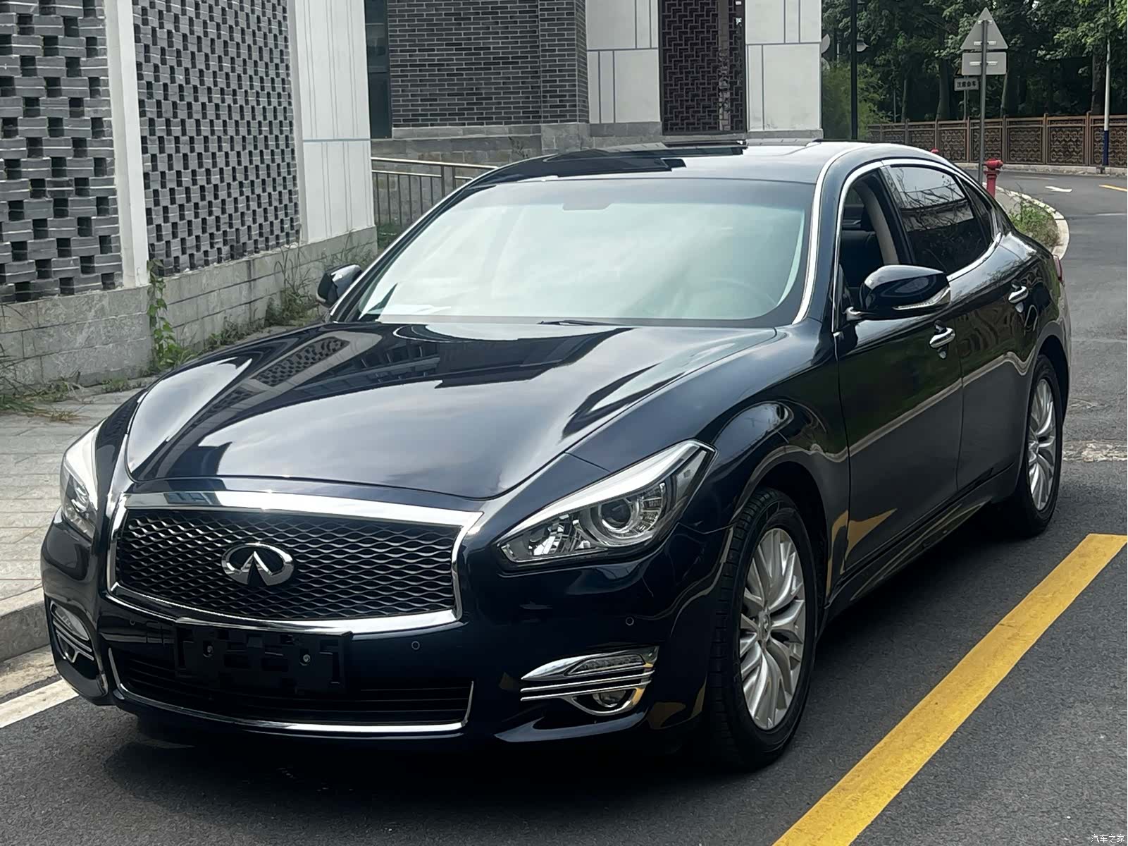 Infiniti Q70, 2016 8