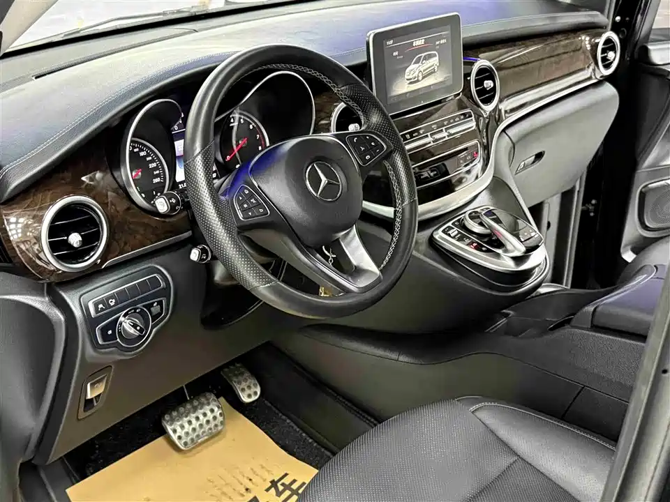 Mercedes-Benz V-class