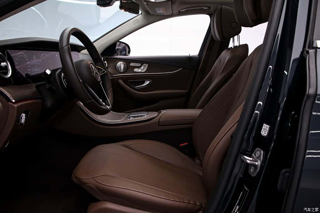 Mercedes-Benz E-Class, 2023 12