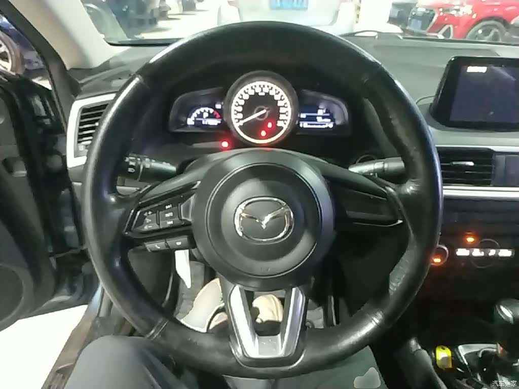 Mazda Mazda3, 2017 11
