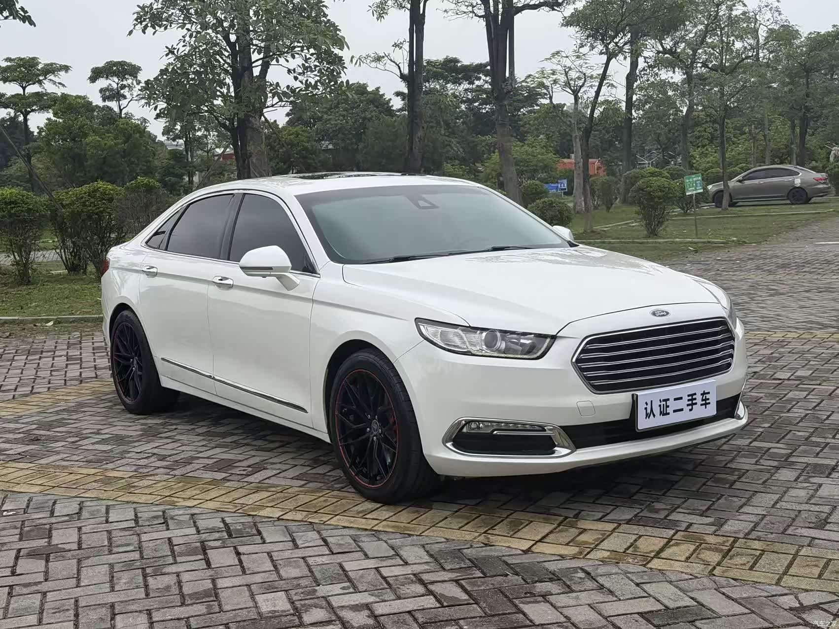 Ford Taurus, 2017 3