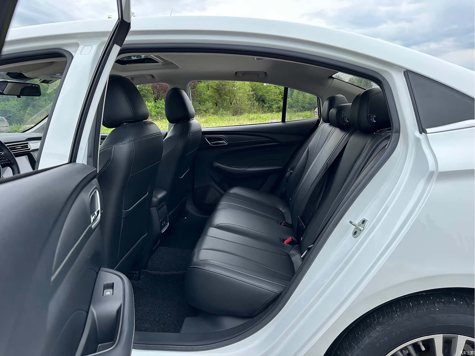 Roewe i5, 2019 13