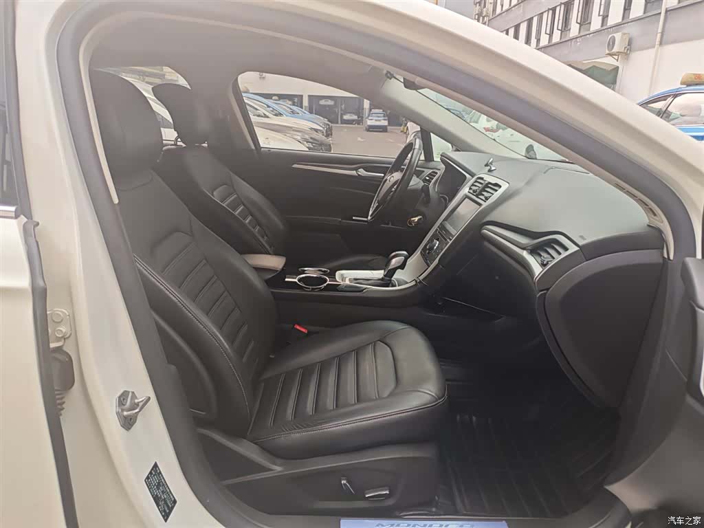 Ford Mondeo, 2013 12