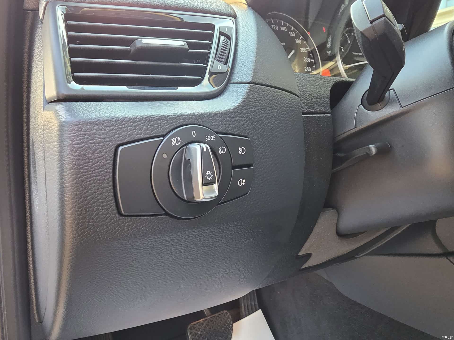 BMW X1, 2015 все фото