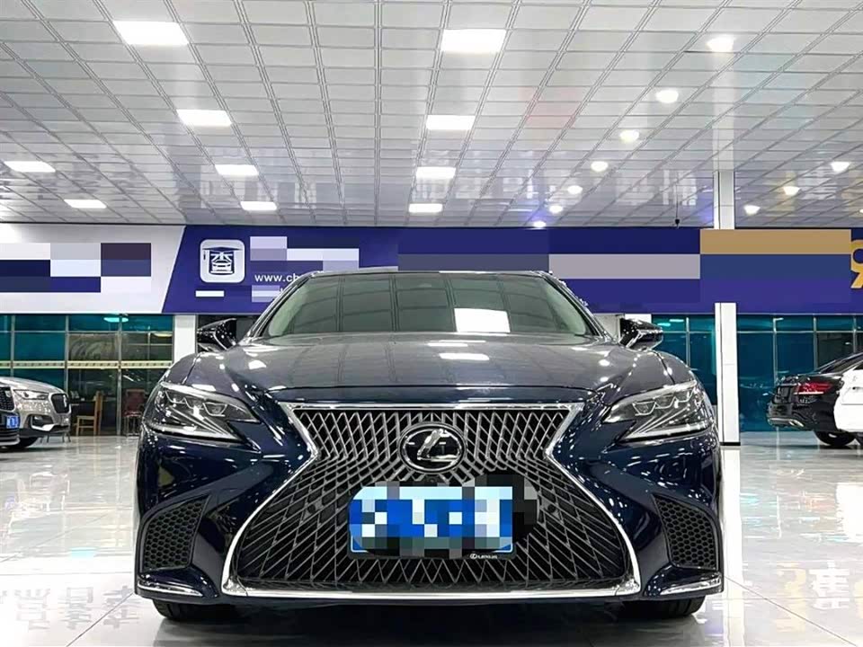Lexus LS