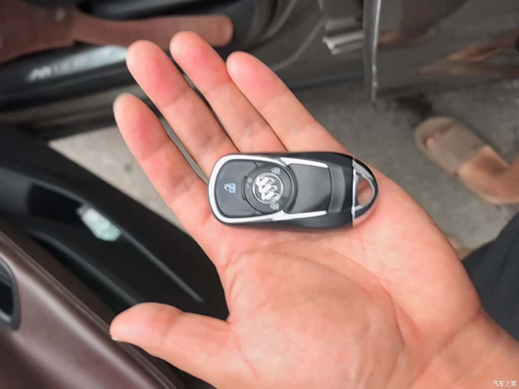 Buick Envision Plus, 2015 9