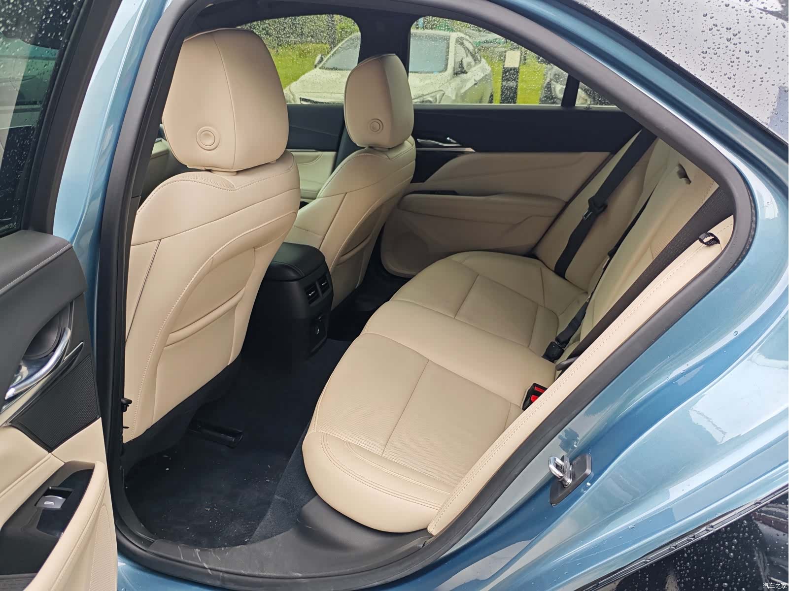 Cadillac CT4, 2023 все фото