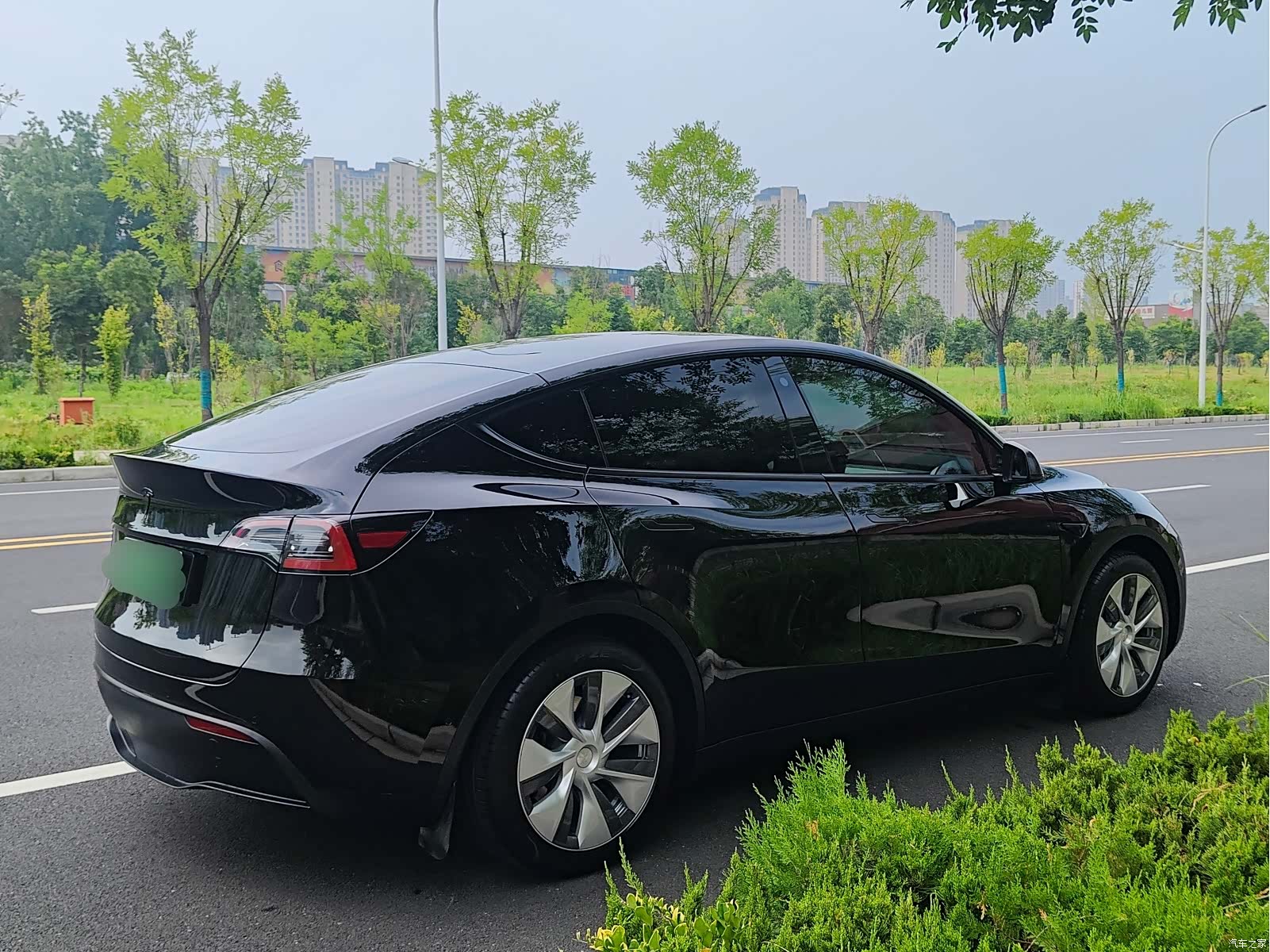 Tesla Model Y, 2022 19
