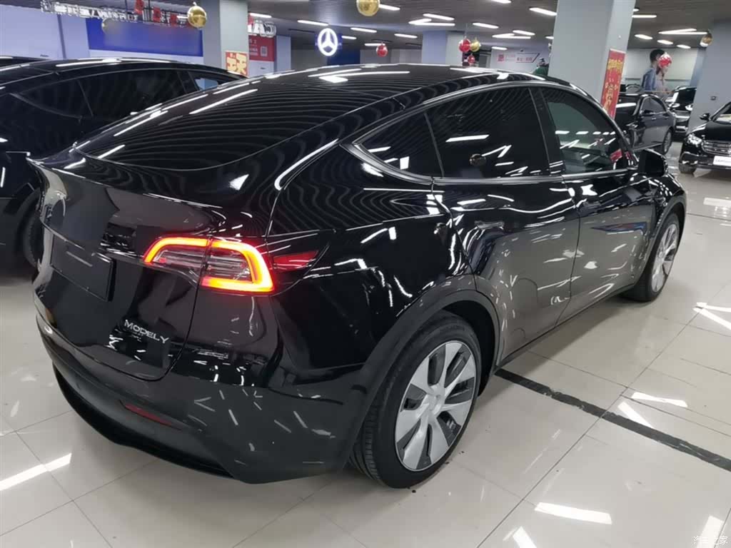 Tesla Model Y, 2022 7