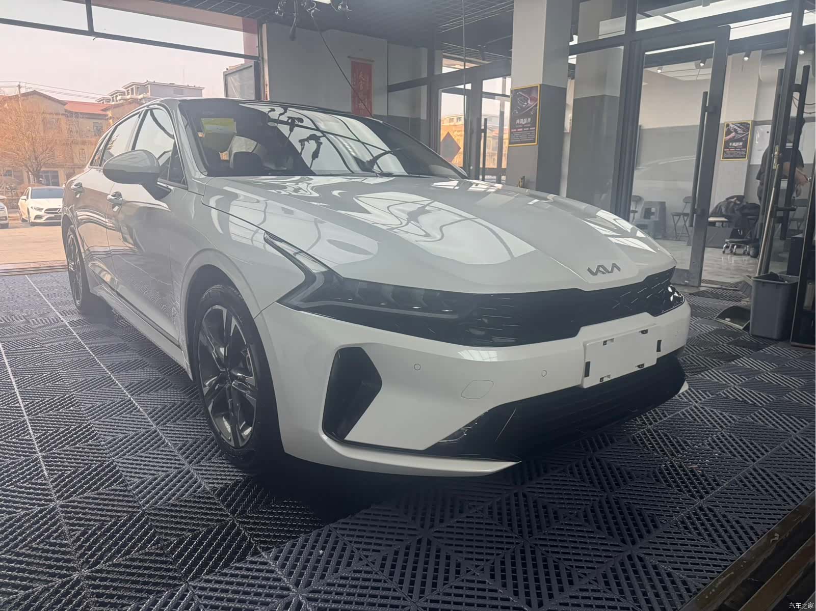 Kia K5, 2023 3