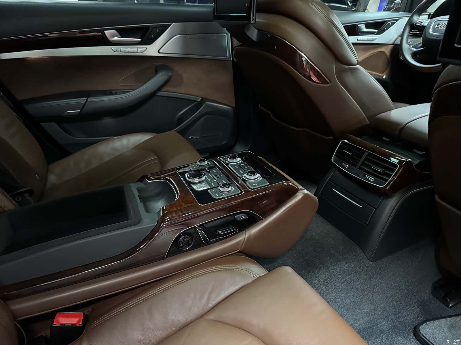 Audi A8L, 2013 28