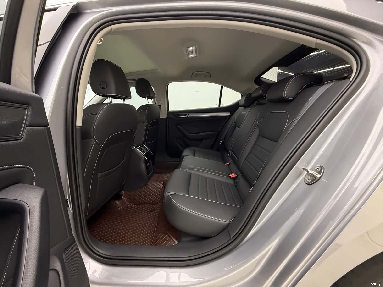 Skoda Superb, 2023 14